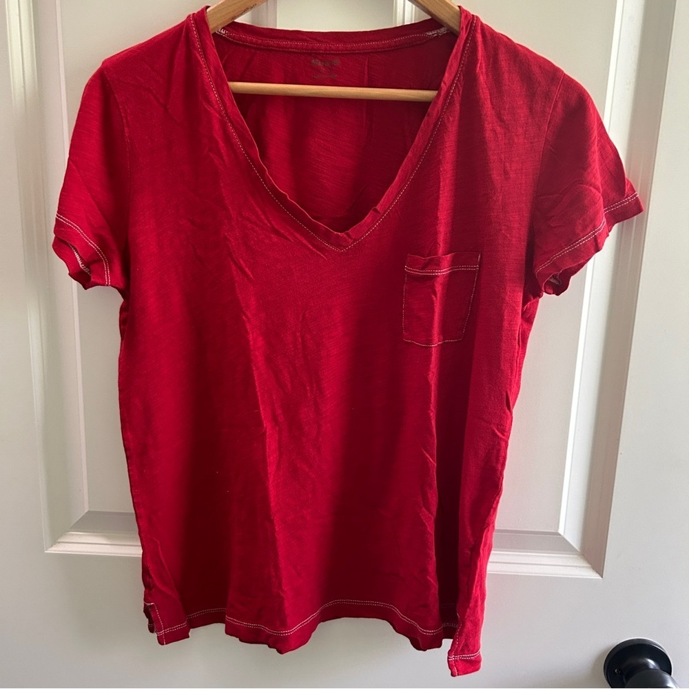 Madewell  red v-neck tee with white contrast stitching and front pocket.  EUC